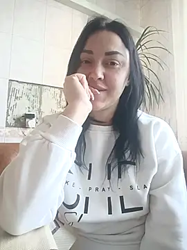 LuceSkys online show from November 1, 2025, 9:36 am