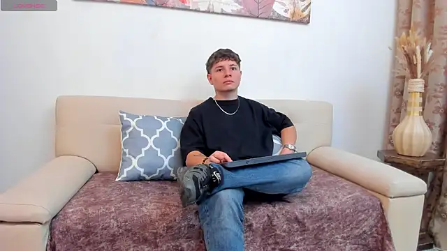 Snapshot of Leoo_Miller chatting on October 8, 2025, 8:53 pm Leoo Miller online show from October 8, 2025, 8:53 pm