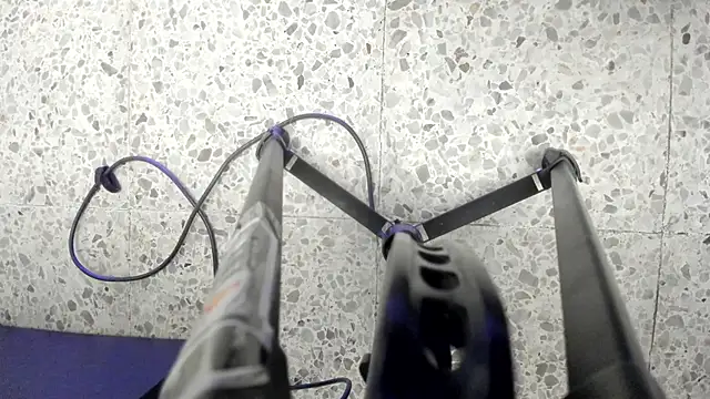 Snapshot of Leoo_Miller chatting on November 27, 2025, 4:13 am Leoo Miller online show from November 27, 2025, 4:13 am