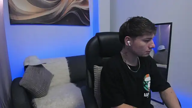 Leoo Miller online show from February 7, 2026, 4:42 am