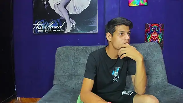 Snapshot of Latinprincedemons chatting on October 6, 2025, 5:19 am Latinprincedemons online show from October 6, 2025, 5:19 am