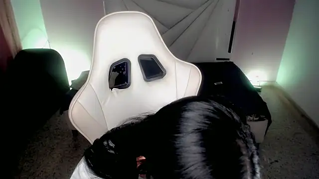 cielooo  online show from November 13, 2025, 8:24 pm