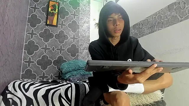 sexyboys cutex18 online show from February 21, 2026, 12:45 am