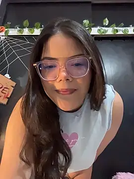 Snapshot of GabrielleMarsh1 chatting on November 7, 2025, 1:43 am GabrielleMarsh1 online show from November 7, 2025, 1:43 am