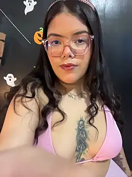 Snapshot of GabrielleMarsh1 chatting on November 6, 2025, 2:15 am GabrielleMarsh1 online show from November 6, 2025, 2:15 am