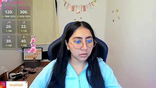LoveLyy- online show from June 10, 2026, 2:02 am