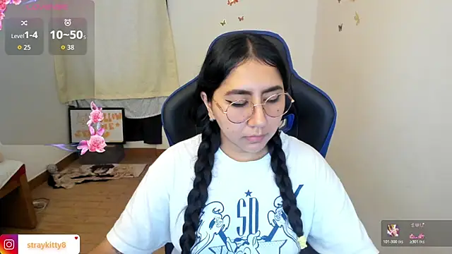 LoveLyy- online show from April 28, 2026, 9:30 pm