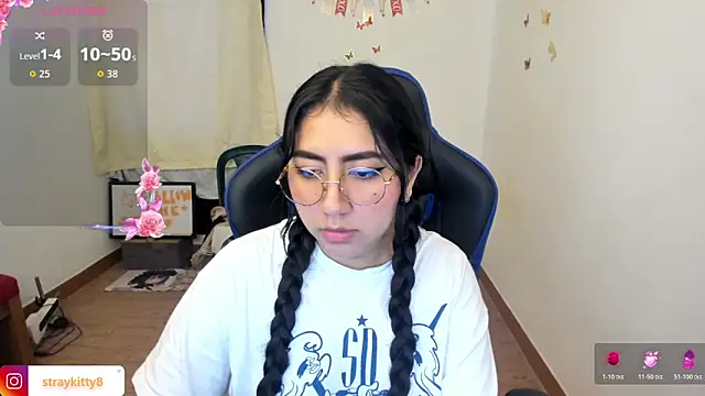 LoveLyy- online show from March 31, 2026, 3:36 pm