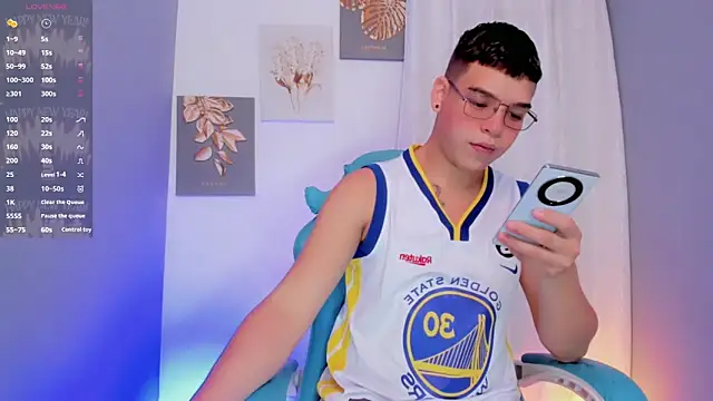 alex boyy online show from November 7, 2025, 11:52 pm