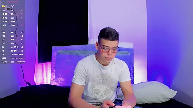 alex boyy online show from October 14, 2025, 8:48 am