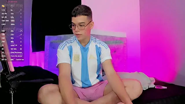 alex boyy online show from October 15, 2025, 11:51 am