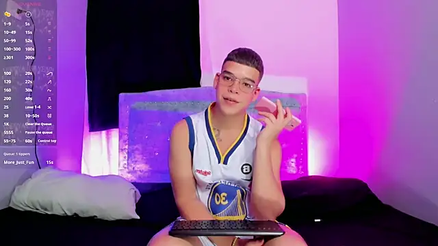 alex boyy online show from October 12, 2025, 11:11 am