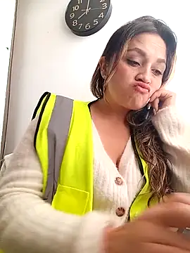 Snapshot of Nata-A77 chatting on October 19, 2025, 1:03 pm Nata-A77 online show from October 19, 2025, 1:03 pm