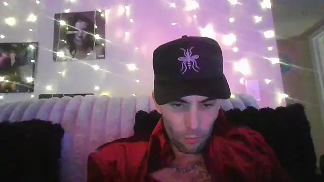 nvthvn555 online show from October 28, 2025, 1:39 am