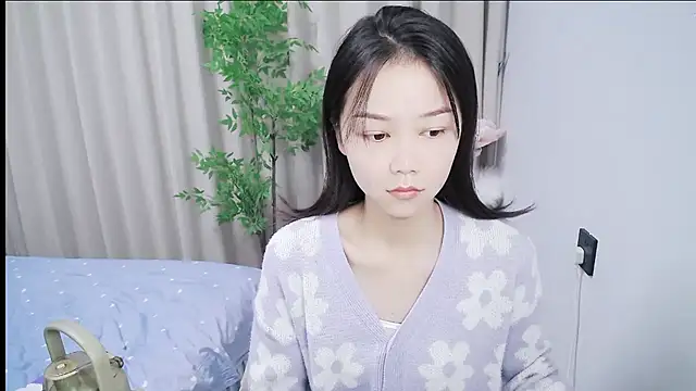 mili0923 online show from November 7, 2025, 6:29 am