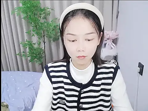 mili0923 online show from November 16, 2025, 2:22 pm