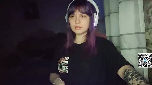 KristiBloom online show from February 14, 2026, 8:09 pm