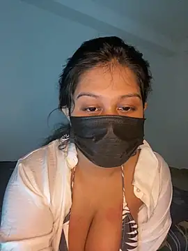 Snapshot of Monica__Bellucci__ chatting on February 15, 2026, 5:12 pm Monica Bellucci online show from February 15, 2026, 5:12 pm