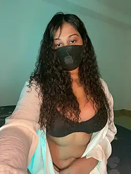 Snapshot of Monica__Bellucci__ chatting on February 8, 2026, 3:43 pm Monica Bellucci online show from February 8, 2026, 3:43 pm