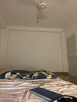 Monica  Bellucci   online show from April 15, 2026, 3:27 pm