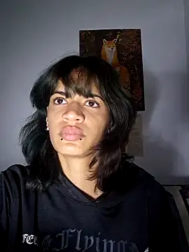 sukulaurens online show from June 17, 2026, 5:29 am
