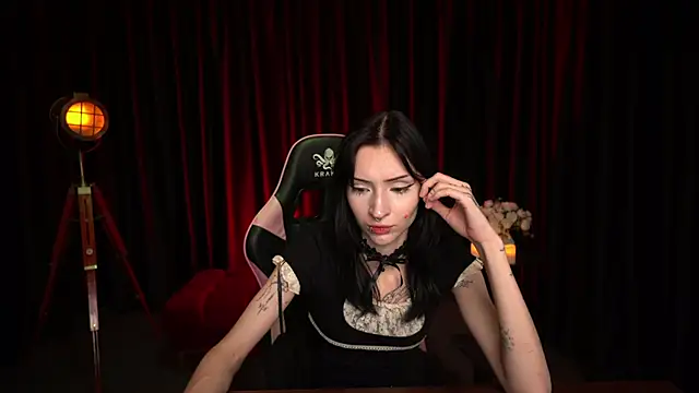 Snapshot of Trix_Void chatting on October 10, 2025, 7:42 am Trix Void online show from October 10, 2025, 7:42 am