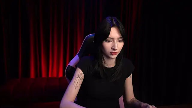 Snapshot of Trix_Void chatting on October 7, 2025, 7:53 am Trix Void online show from October 7, 2025, 7:53 am