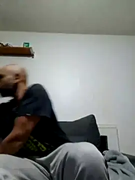 T1T012 online show from January 9, 2026, 11:33 pm