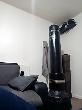 T1T012 online show from February 3, 2026, 2:53 am