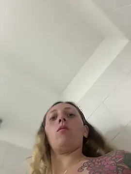 Snapshot of Mia_dca chatting on October 27, 2025, 6:20 pm Mia dca online show from October 27, 2025, 6:20 pm