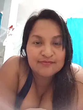 Snapshot of lucia00xx chatting on December 15, 2025, 1:22 am lucia00xx online show from December 15, 2025, 1:22 am