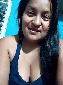 Snapshot of lucia00xx chatting on January 8, 2026, 4:51 am lucia00xx online show from January 8, 2026, 4:51 am