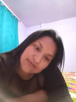 Snapshot of lucia00xx chatting on February 2, 2026, 2:43 am lucia00xx online show from February 2, 2026, 2:43 am