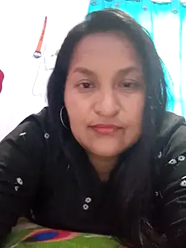 Snapshot of lucia00xx chatting on February 12, 2026, 10:42 pm lucia00xx online show from February 12, 2026, 10:42 pm