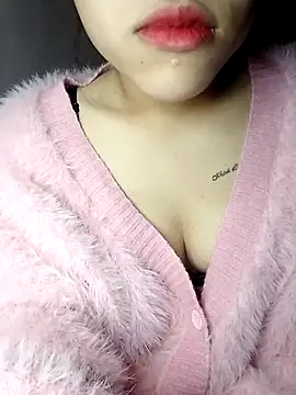 Lyly69699 online show from November 17, 2025, 4:16 am