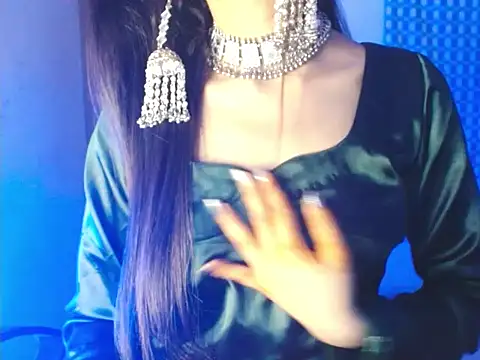 Snapshot of Roiseeee chatting on February 15, 2026, 7:51 am Roiseeee online show from February 15, 2026, 7:51 am