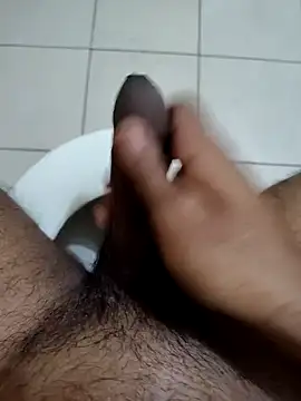 fueyyvvirub online show from October 26, 2025, 7:36 pm