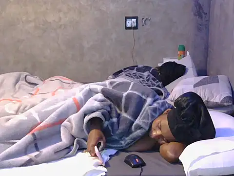 Snapshot of petite_queenx chatting on October 30, 2025, 6:23 am petite queenx online show from October 30, 2025, 6:23 am