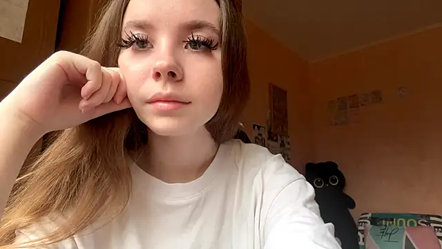 EhtelBiondi online show from November 25, 2025, 8:14 am