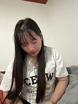 TrangNemo online show from November 5, 2025, 10:57 pm