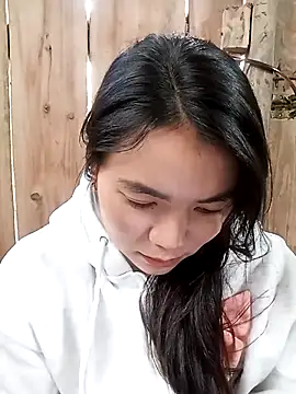 kun-love online show from October 28, 2025, 2:23 am