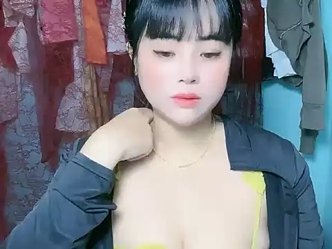 Snapshot of ReginaBigbutt chatting on October 29, 2025, 2:32 am ReginaBigbutt online show from October 29, 2025, 2:32 am