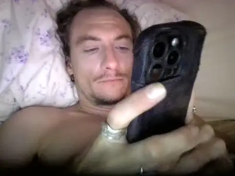 Snapshot of Dubbsssss chatting on July 15, 2026, 4:52 am Dubbsssss online show from July 15, 2026, 4:52 am