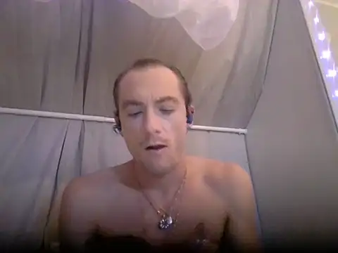 Snapshot of Dubbsssss chatting on July 29, 2026, 8:08 pm Dubbsssss online show from July 29, 2026, 8:08 pm