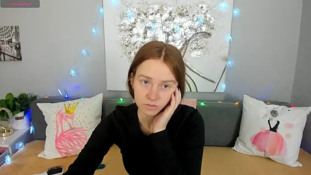 Evarey  online show from December 15, 2025, 5:13 am