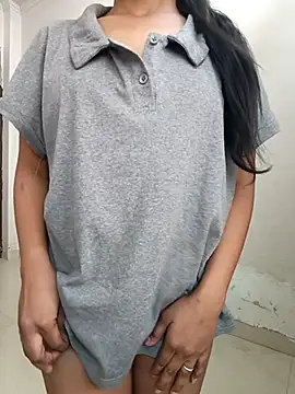 anshika0124 online show from November 27, 2025, 5:19 am