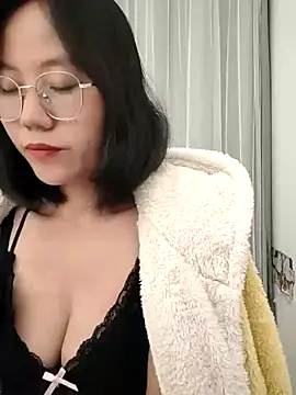 nini10052025 online show from October 28, 2025, 1:54 pm