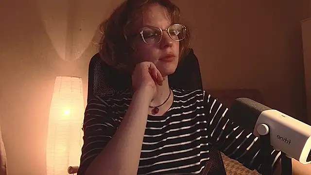 emymayy online show from June 20, 2026, 7:19 pm