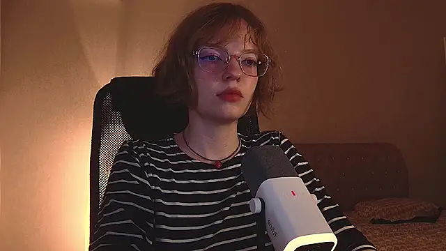 emymayy online show from June 19, 2026, 3:51 pm
