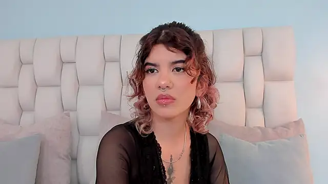 eva caos online show from June 4, 2026, 4:17 am